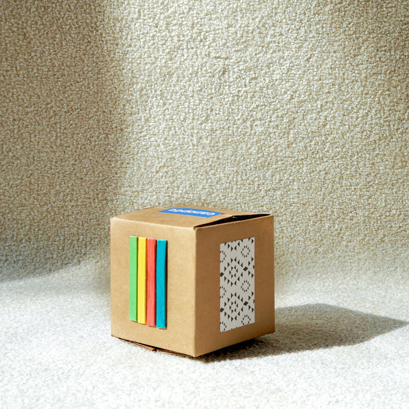 Créer une boite sensorielle en recyclant une boite de carton.